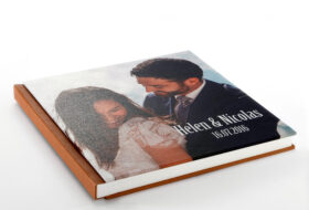 Εξώφυλλο δερματίνης και φωτογραφία σε photo panel