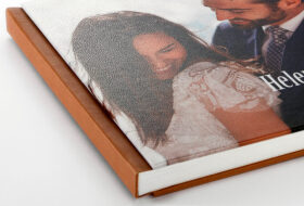 Εξώφυλλο δερματίνης και φωτογραφία σε photo panel