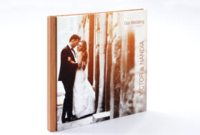 Εξώφυλλο δερματίνης και φωτογραφία σε photo panel